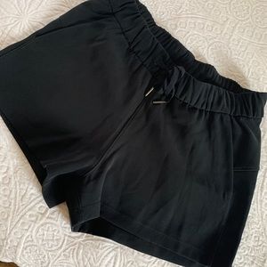Lululemon on the fly shorts woven